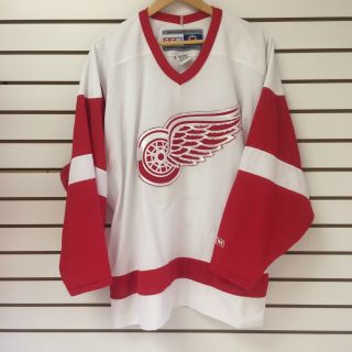 Vintage Detrot Red Wings Hockey Jersey Sz Large 1990s