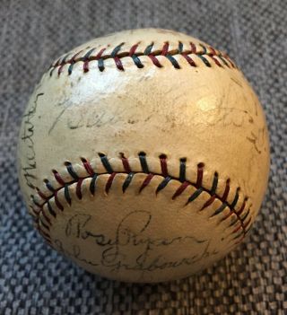 1928 York Yankees Team Signed Baseball - Babe Ruth And Lou Gehrig Era