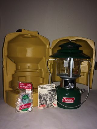Vintage Green Coleman Big Hat Lantern 228j 1975 W Yellow Carrying Case