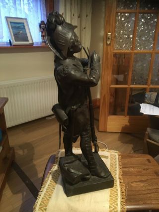 BRONZE FIGURE OF RIFLEMAN AFTER E.  H.  DUMAIGE 26.  5 INCHES HIGH. 3