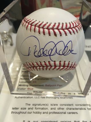 Derek Jeter Signed Autograph Baseball Jsa Z59071 Yankees Pure White.