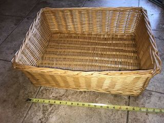 Vintage Woven Rattan Wicker Farm House Large Gathering Basket Pet Bed Laundry