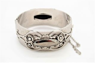 Vtg Whiting Davis Silver Tone Ornate Hinged Bangle Bracelet W/hematite Glass