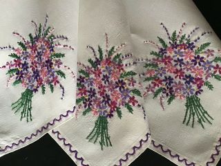 Pretty Vintage Irish Linen Hand Embroidered Tablecloth Floral Posies