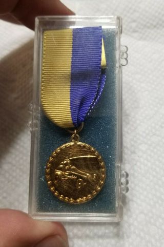 Vintage Nib Bsa Boy/cub Scouts " Pinewood Derby " Medal Award Gold Medal In Case