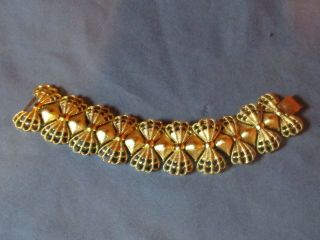 Vintage Signed Coro Pegasus Gold - Tone Metal Wide Bow Design Bracelet