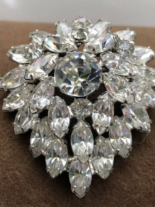 Signed Weiss Gorgeous Vintage Layered Crystal Clear Glass Rhinestone Brooch Pin
