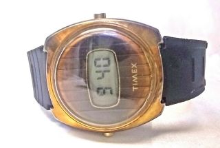 Rare Vintage Timex Quartz Digital Watch Gold Tone With Light 36mm Mens