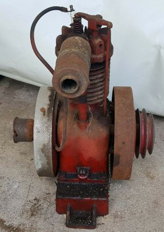 Antique Vintage Briggs and Stratton Engine Hit Miss Motor 2