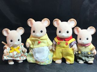 Calico Critters Sylvanian Families Field mouse family UK mice acorn 2