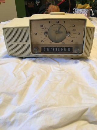 Vintage Ge General Electric Am Tube Radio Alarm Clock Model C - 480 - B