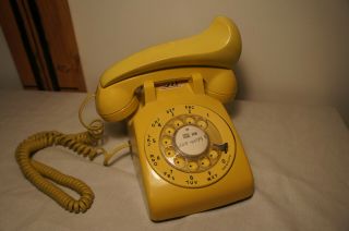 Vintage Bell System Western Electric Yellow Rotary Dial Desk Phone Telephone
