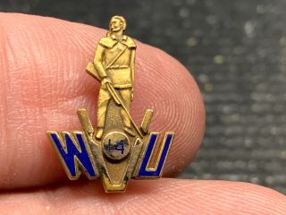 Wvu 1/10 10k Gold Vintage Trapper With A Gun 14 Years Of Service Award Pin.