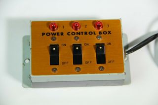 Vintage Power Control Box 120v 2a 3 Switched Receptacles And