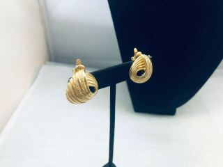 Vtg.  Trifari Tm Brushed Gold Tone Swirled Clip On Earrings