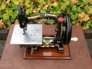 Antique 1870s " The Challenge " Sewing Machine By The Royal Sewing Machine Co