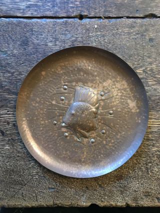 19.  5cm Signed Newlyn School Fish Design Copper Plate Arts And Crafts