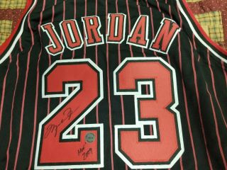 Michael Jordan Chicago Bulls Pinstripe Signed Autographed Jersey Xl