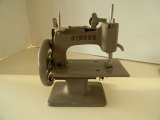 Singer Sewhandy Model 20 Childs Sewing Machine Antique Vintage Parts