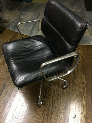 Herman Miller Eames Aluminum Group Soft Pad Black Executive Chair - Leather Mcm