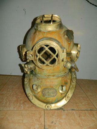 Antique Deep Sea Scuba Divers U.  S Navy Mark V - 18 Diving Helmet