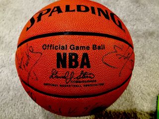1996 - 97 Lakers Team Signed Nba Spalding Official Nba Basketball Kobe Shaq Horry