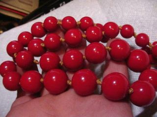 Rare Vintage Art Deco Cherry Red Bakelite Graduated Round Bead Necklace 108gr