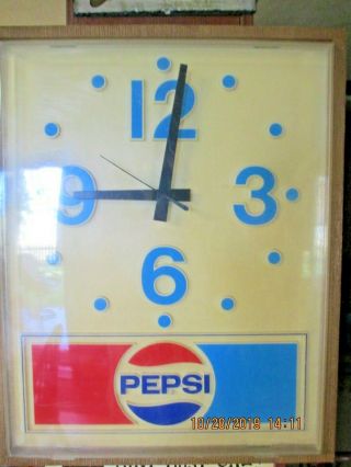 Vintage 1973 Pepsi Cola Hanging Wall Clock - Plastic - Battery Operated