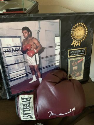Muhammad Ali Signed Autographed With Certificate Of Authenticity.