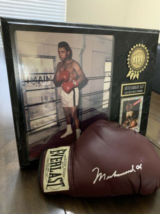 Muhammad Ali Signed Autographed With Certificate Of Authenticity. 2