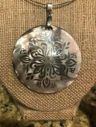 Vintage Sterling Silver Chain And Decorative Inlaid Shell