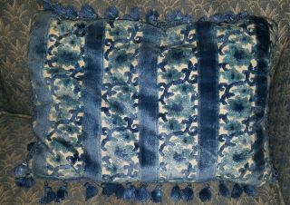 Vintage Blue & White Floral Pattern Velvet Lumbar Pillow 10.  5 " X15 " With Tassels