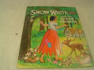 Wd Presents Snow White & The Seven Dwarfs Authorized Edition Paper Dolls Book