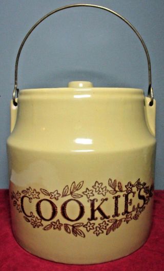 Vintage Monmouth Pottery Stoneware Cookie Jar With Wire Bail Handle Euc