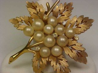 Vintage Signed Crown Trifari Goldtone & Faux Pearl/Rhinestone Leaf/Flower Brooch 2