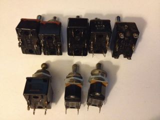 8 Vintage Toggle Switches - 3a 250 V - Cutler Hammer,  Painton - Varied Pins