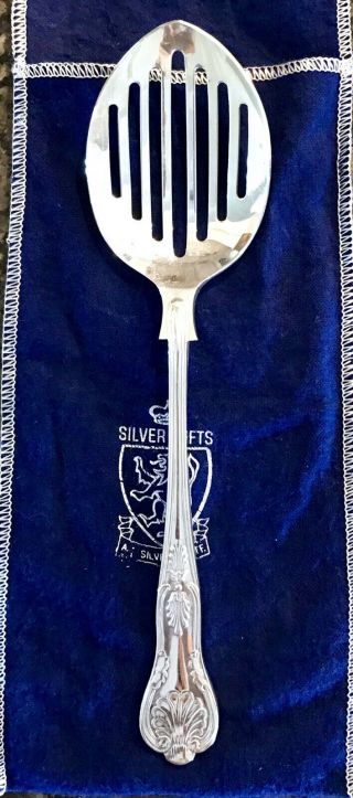 Vintage Sheffield England Silver Plate Slotted Serving Spoons 8.  75” Long 92.  8g