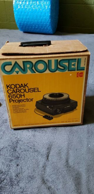 Vintage Kodak Carousel 650h Projector For Slides With Remote And 140 Slide Tray