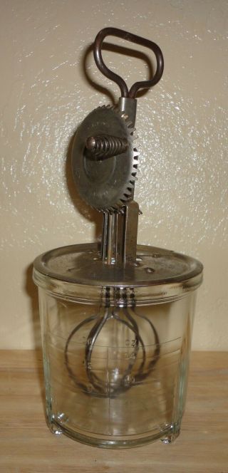 Vintage A&j Hand Beater W/ Glass Measuring 2 Cup - Meljax