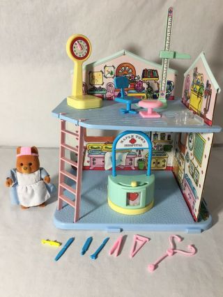 Calico Critters/sylvanian Families Vintage Maple Town Hospital With Nurse