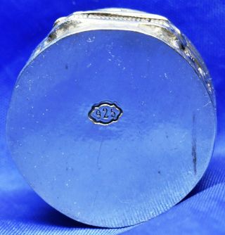 ROUND CONTINENTAL SOLID SILVER & ENAMEL REPOUSSE PILL BOX 2.  25 cm DIA & 16.  7 g 2