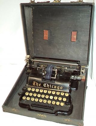 Antique Chicago Typewriter With Case