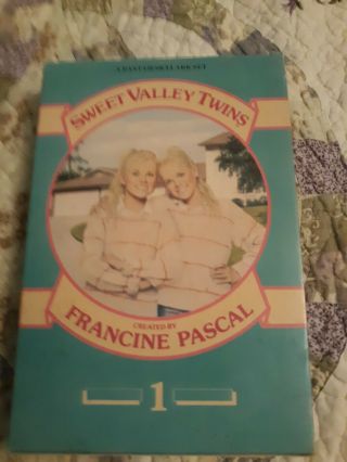 Rare Vintage Book Set Sweet Valley Twins By Francine Pascal Books 1 - 4