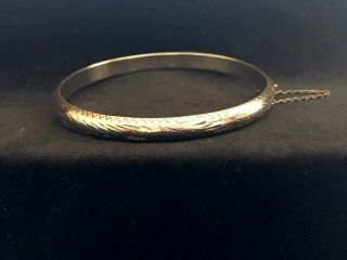 Vtg Sterling Silver Etched Hinged Slender Bangle Bracelet W/safety Chain 8.  25 "