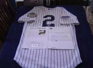 Derek Jeter signed Yankees Jersey w/ 3