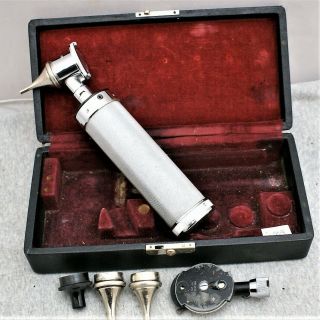 Vintage Welsh Allyn Ophtamoscope / Otoscope W/ Accessorie 
