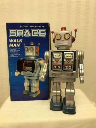 Vintage Space Walk Man Robot Tin Toy.  Me - 100 - Battery Operated