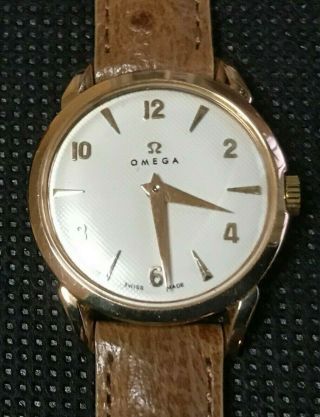 Omega Swiss Ladies Solid 18k Gold Wristwatch Vintage 1950 