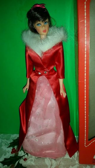 Vintage Barbie Japanese Exclusive Dressed Box Brunette TNT in Magnificence 1646 3