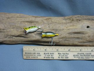 VINTAGE/ANTIQUE FISHING LURES - 7 LURES - HULA POPPERS - TINY FLY ROD SIZE - 4 COLORS 2